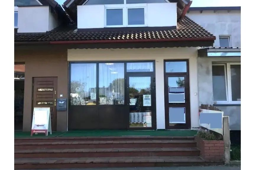 kołobrzeski, Gościno, budynek usługowo - mieszkalny w centrum Gościna