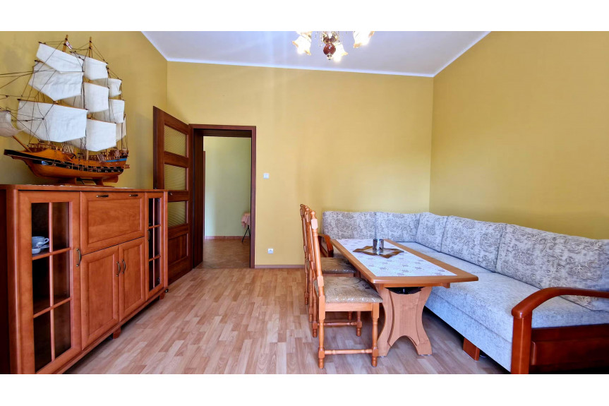 kołobrzeski, Kołobrzeg, Poleska, Kołobrzeg Podczele- 2 pokoje, balkon, piwnica 1 p.